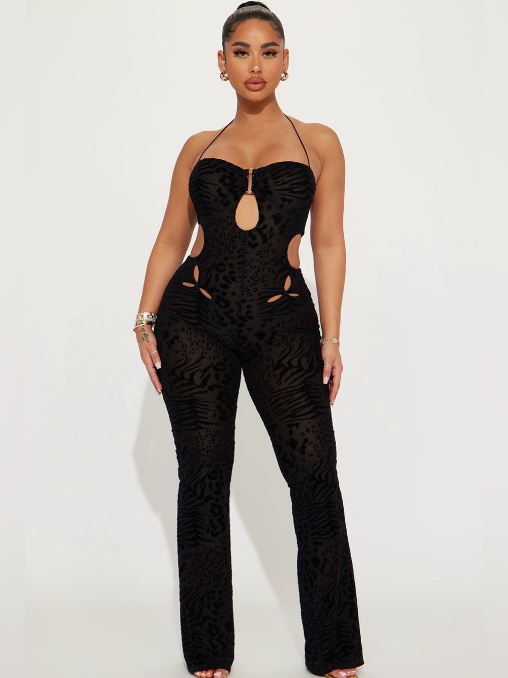 Fashion Nova Cutout Velvet-Texture Halter Jumpsuit - Black, Size XS